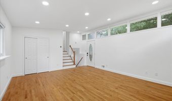 709 N PRYOR St, Alexandria, VA 22304