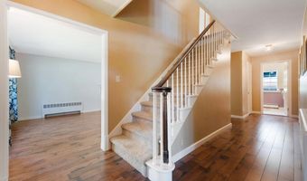 36 Woodlawn Ave, Auburn, ME 04210