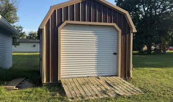 633 N E St, Albia, IA 52531