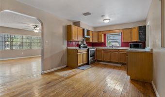 208 LAKE DALE Dr, Auburndale, FL 33823