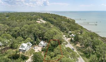 103 Bay Colony Way, Apalachicola, FL 32320