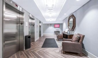 5300 HOLMES Pkwy 914, Alexandria, VA 22304