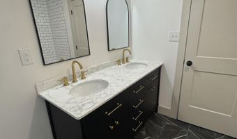 203 Lakeview Cir, Bean Station, TN 37708