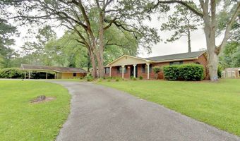 1402 Pineland Dr, Bainbridge, GA 39819