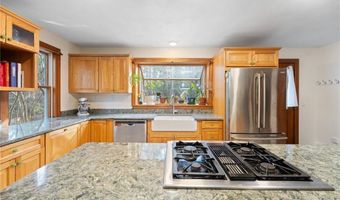 511 Tripps Corner Rd, Exeter, RI 02822