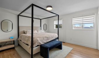 690 S Newark Ct, Aurora, CO 80012