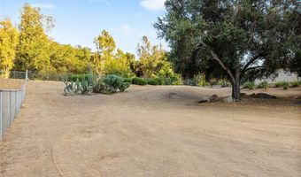 3740 Foxley Dr, Escondido, CA 92027