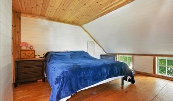 817 Riverside Dr, Augusta, ME 04330