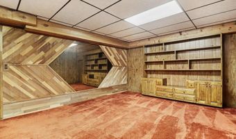 385 Greentree Ln NE, Ada, MI 49301