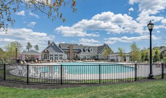 16 Raccoon Ln, Barnegat, NJ 08005