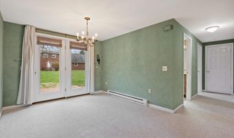 22 Cortland Cir, Bangor, ME 04401