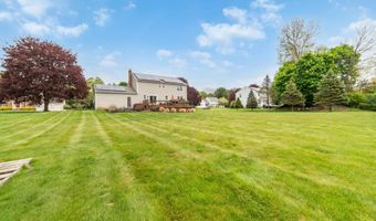 27 S Pond Cir, Cheshire, CT 06410