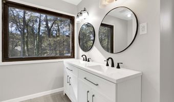 1724 KING CHARLES Ct, Alabaster, AL 35007