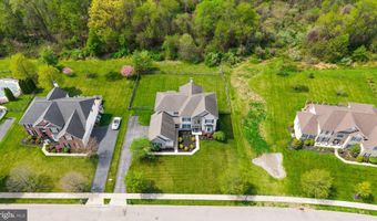 33 WATERTON Dr, Bear, DE 19701