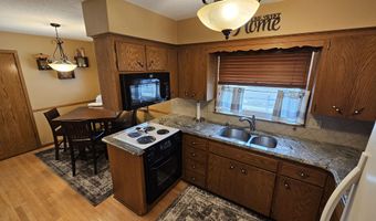 1227 S Lawson St, Aberdeen, SD 57401