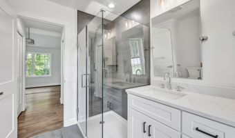 20 Depalma Ln, Danbury, CT 06811