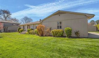 66 W River Pkwy, North Providence, RI 02904