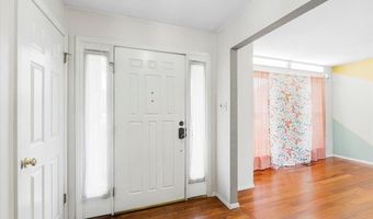208 Kylewood Ct, Ballwin, MO 63021