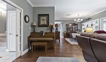 1720 Hollister Dr, Alcoa, TN 37701