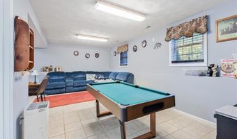 80 TOMAHAWK Trl, Cranston, RI 02921