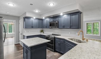 11 Spring Hill Rd, Bedford, NH 03110