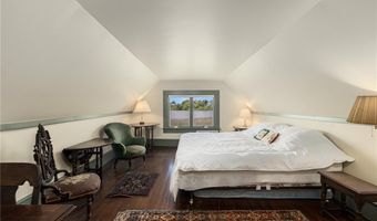 10 Casey Ct, Newport, RI 02840