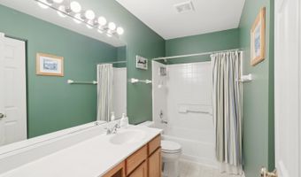 305 BUCKINGHAM Dr, Algonquin, IL 60102