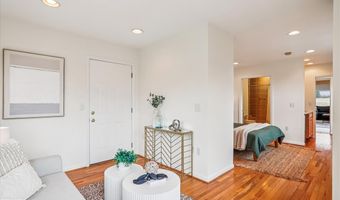 941 N MCKINLEY Rd, Arlington, VA 22205