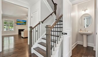 7009 Providence Ln W, Charlotte, NC 28226