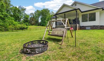 355 Shadows Lawn Dr, Athens, TN 37303