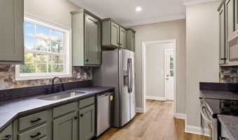 988 Stubby Oaks Rd, Aberdeen, NC 28315