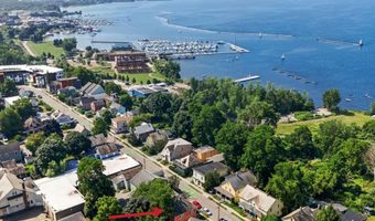 72 Lakeview Ter Unit D, Burlington, VT 05401