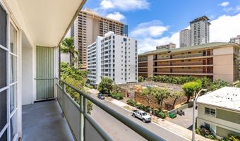 445 Kaiolu St 407, Honolulu, HI 96815