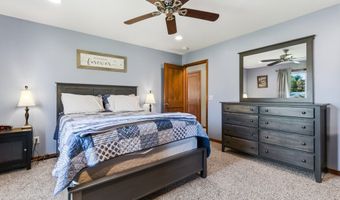 1305 Whistling Straits Ct, Altoona, WI 54720