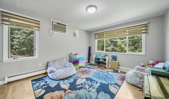202 Shepard Home Rd, Chester, NH 03036