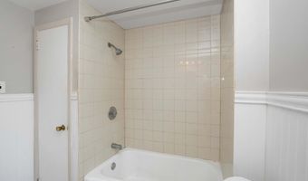 30 HENDRICKSON Ave B, Bellmawr, NJ 08031