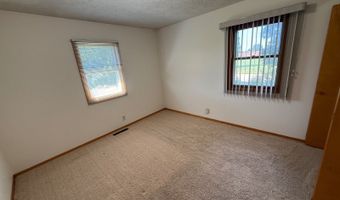 412 H St, Aurora, NE 68818