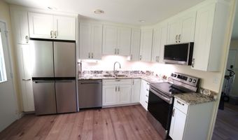1052 N Maple Rd, Ann Arbor, MI 48103