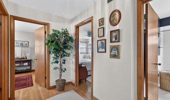 89 S Clarendon Ave, Addison, IL 60101