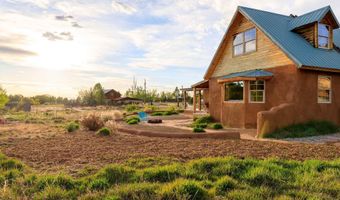 71 Calle Martinez, Arroyo Seco, NM 87514