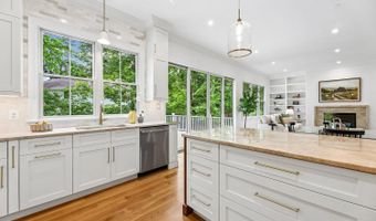 7926 BOLLING Dr, Alexandria, VA 22308