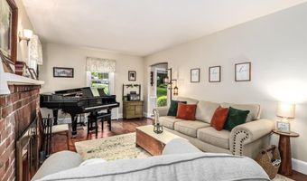 10 N Beech Tree Rd, Brookfield, CT 06804