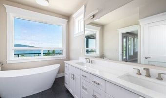 3706 W 3rd St, Anacortes, WA 98221