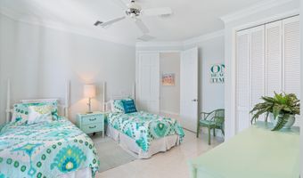 201 Orange Tree Dr, Atlantis, FL 33462