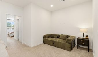 2771 W Pepper Tree Dr 11, Anaheim, CA 92801