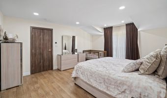 210 Kentucky Way, Freehold, NJ 07728