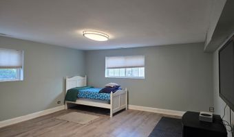 1719 W Lexington Dr, Arlington Heights, IL 60004