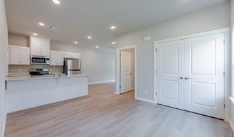 1408 SW Casuarina Dr 2, Bentonville, AR 72713