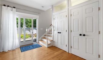 30 Loring Rd, Bristol, RI 02809