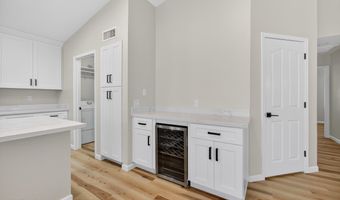6831 S OAKMONT Dr, Chandler, AZ 85249